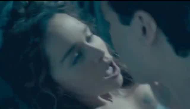 Emilia Clarke's facial expressions are enough to make me cum