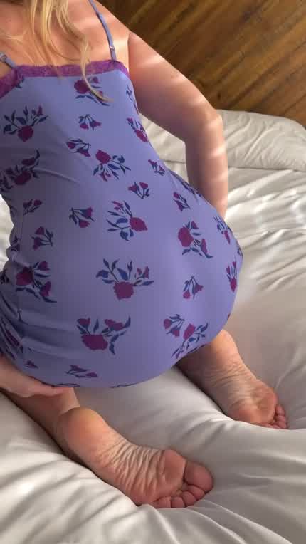 I’m the secretly kinky mom next door…