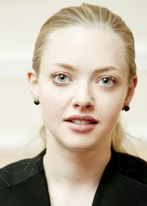 Amanda Seyfried - stunning portrait 