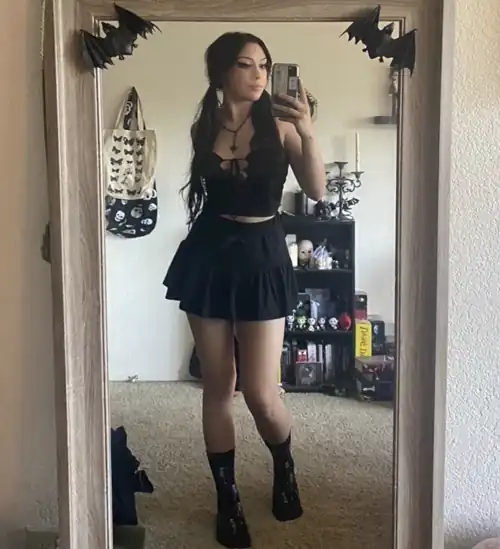 Would you let a goth humiliate you? 🖤