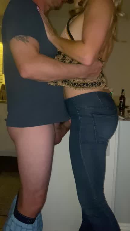 I was so caught up in the moment that I broke our no kissing rule! It honestly made it all so much hotter though 😈 look at that thick cock in my small hands! 😳