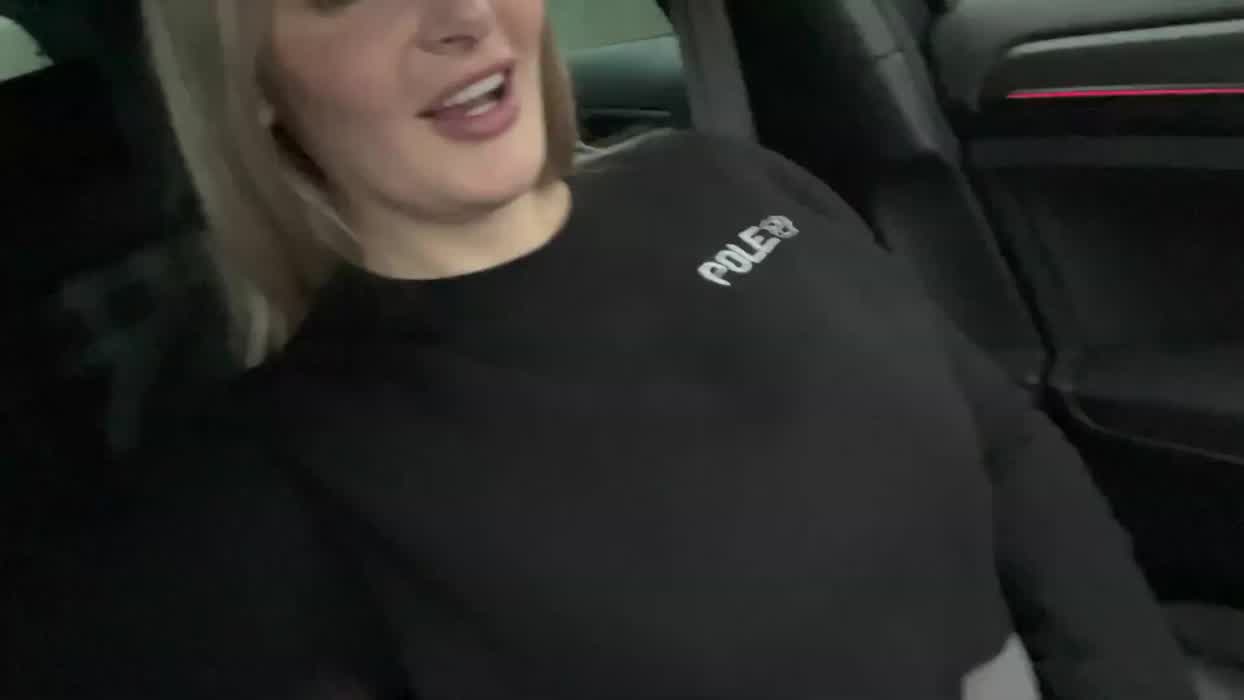 These are some perfect round tits