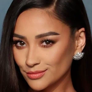 shaymitchell