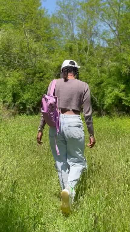 Natural girls just look good in nature