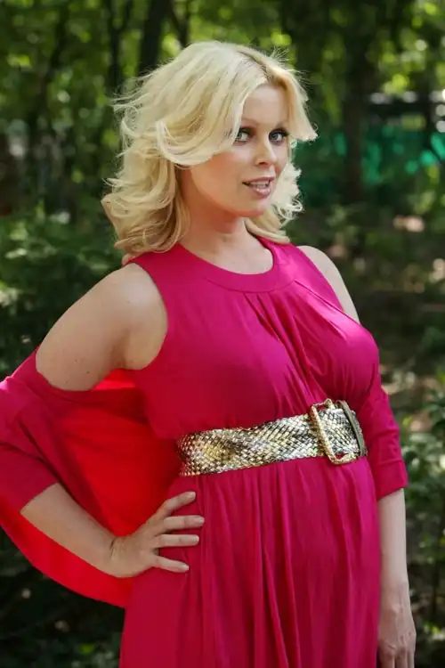 Bridget Maasland pregnant. Damn tits!