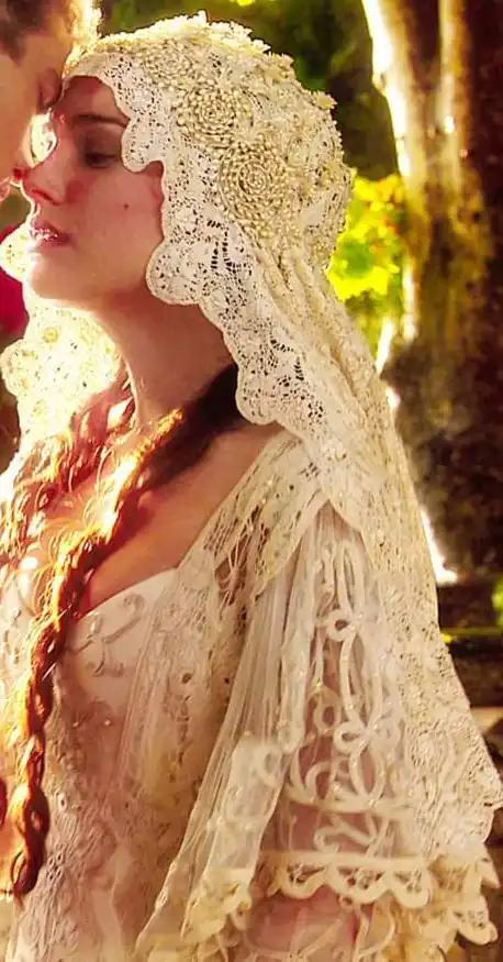 Natalie Portman as Padmé 