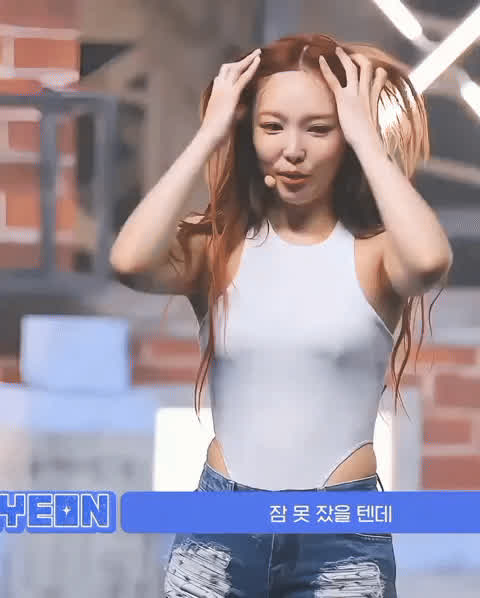Nayeon (TWICE)