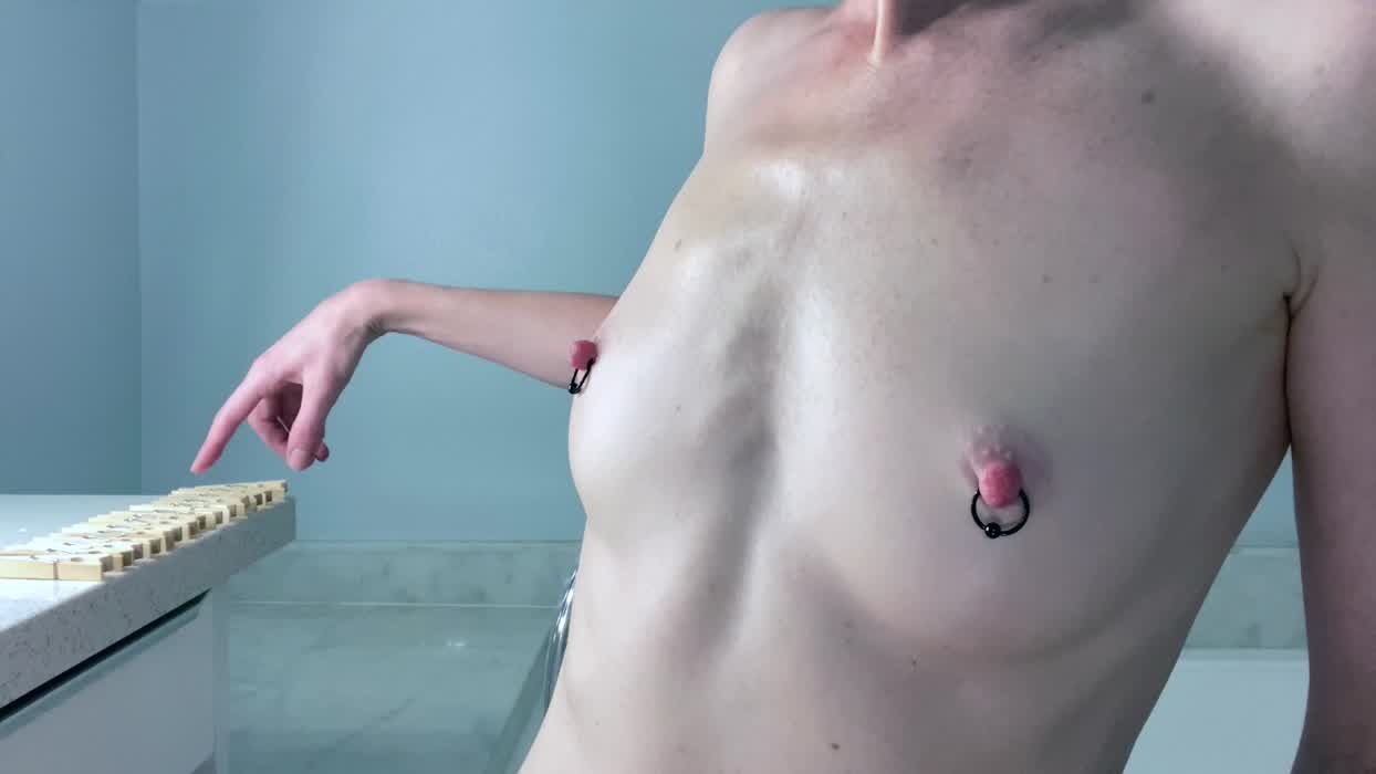 It’s a silent intro, but it progresses to suuuuper sexy and sensual moaning as I play with my tits and masturbate my pussy…