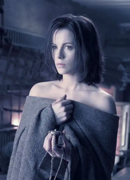 I wouldn’t mind getting bitten by her & turned into a Vampire