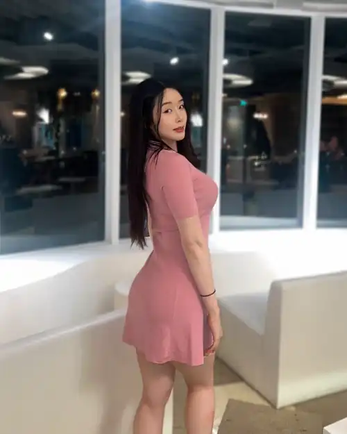 All natural brunette <3