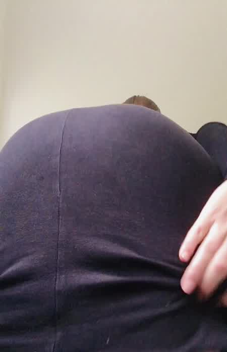 Here’s my ass and pussy for your viewing pleasure [f]22
