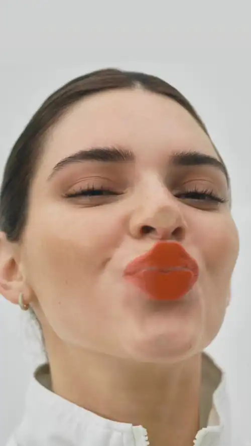 Giving a smooch IG 7/9/2024