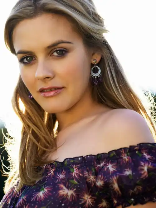 Alicia Silverstone 