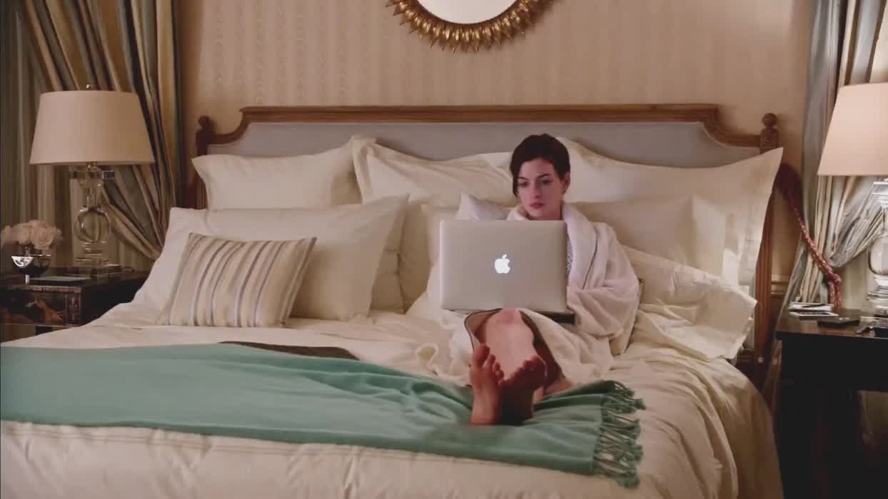 Anne Hathaway 