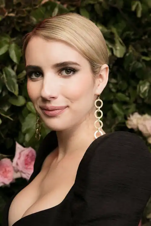 Emma Roberts 