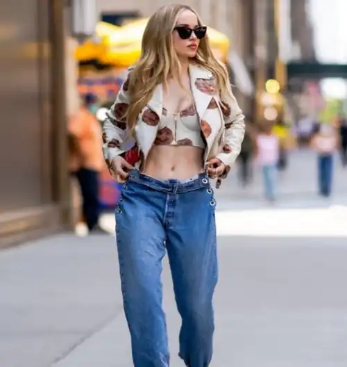 Dove cameron Midriff