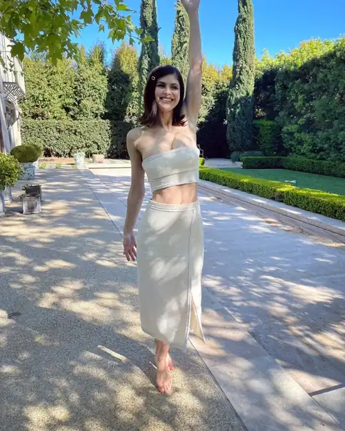 Alexandra Daddario 