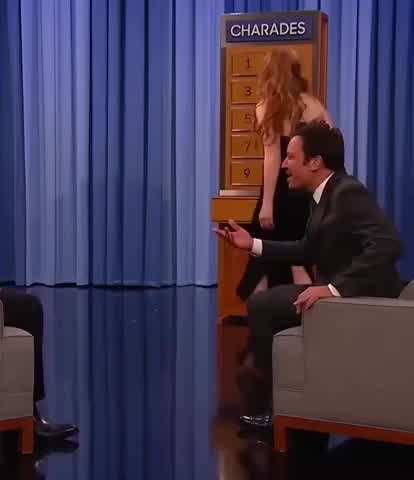 Don't yell at Queen Sadie Sink