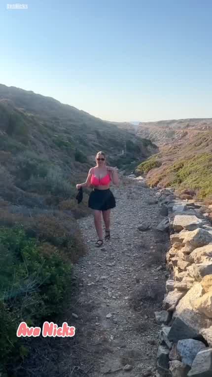 If we met on a hike would you be down if I asked you to make a porno with me? 