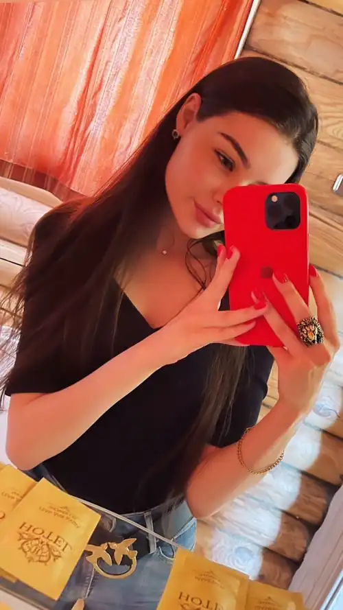 23 May 2022 Instagram Story selfie @feelinsomnia080