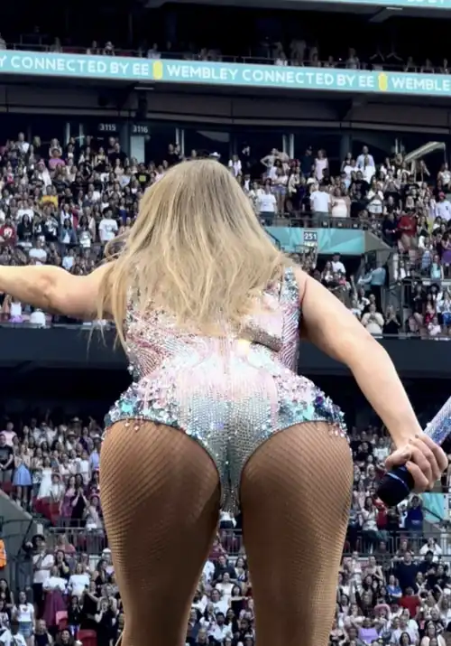 Taylor Swift hot Ass