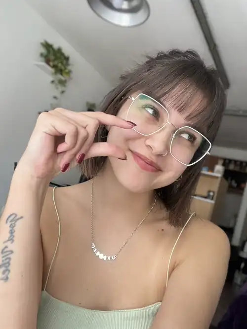 that pathetic cock doesn't deserve someone like me