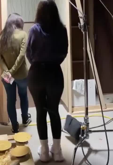 She is in her prime in Leggings🥵