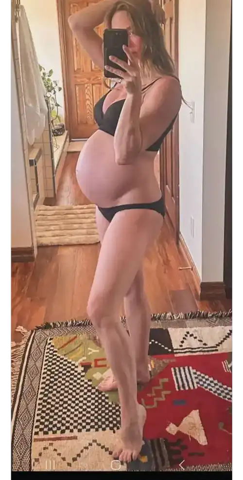 Caity lotz pregnant 