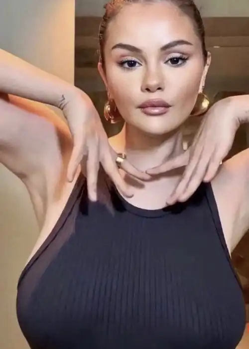 My girlfriend Selena Gomez locks me up in chastity as she’s busy sending photos to bulls 