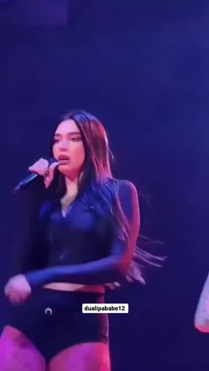 Dua on stage