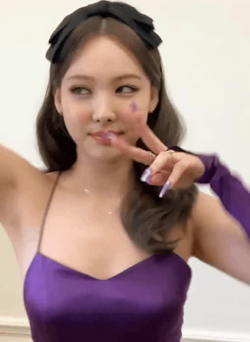 Nayeon 💜 you can also see the nipple tape 👁️