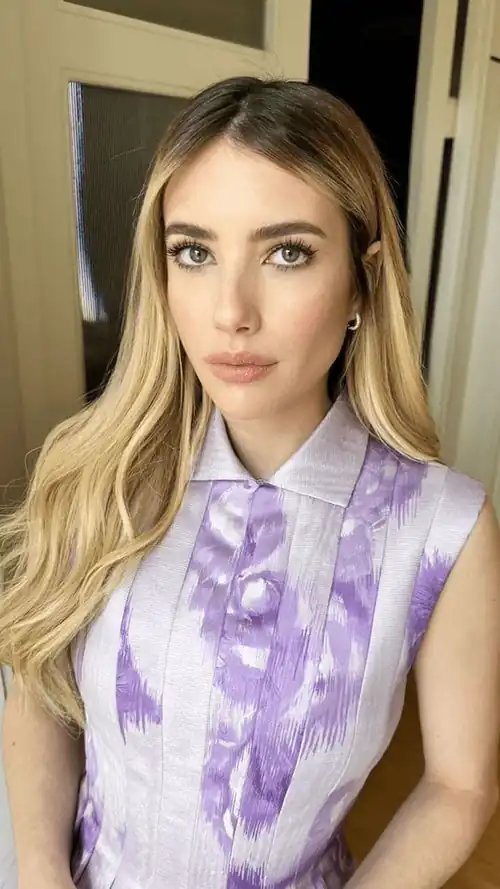 Emma Roberts 