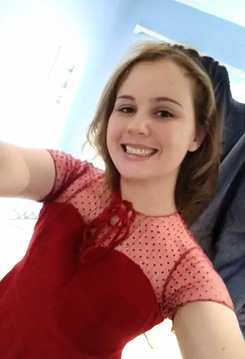 New red dress, hope it's cute enough 😋