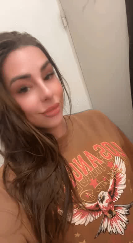 Wanna send nudes to random men, drop a 🥵 if you want some	