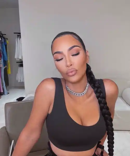 Somebody please suck my dick for mommy 🥺