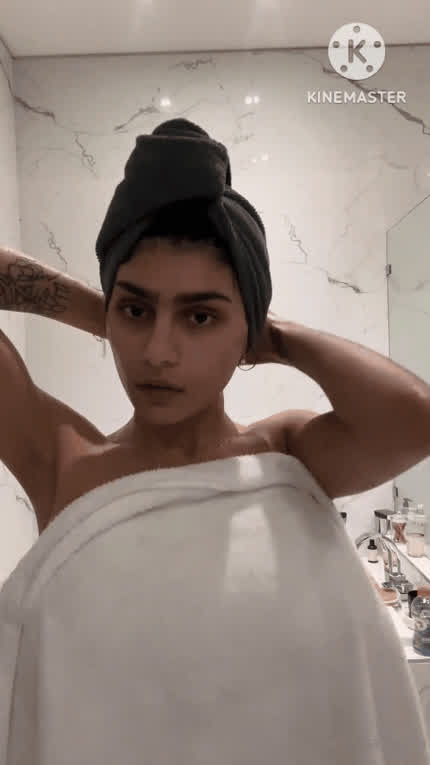 Mia khalifa massive boobs 