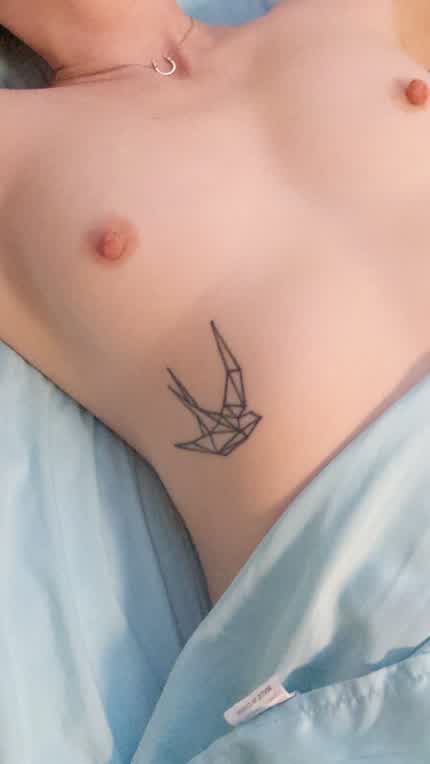 Smooth pussy view at the end is worth waiting for.