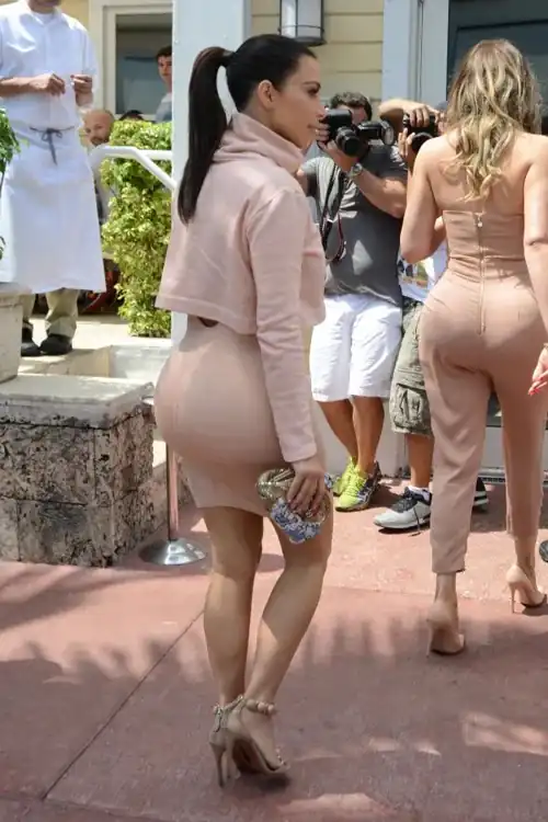 Kim and khloe