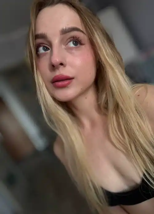 Blonde girls are lowkey the hottest
