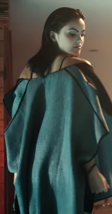 Camila Mendes - S01 E03