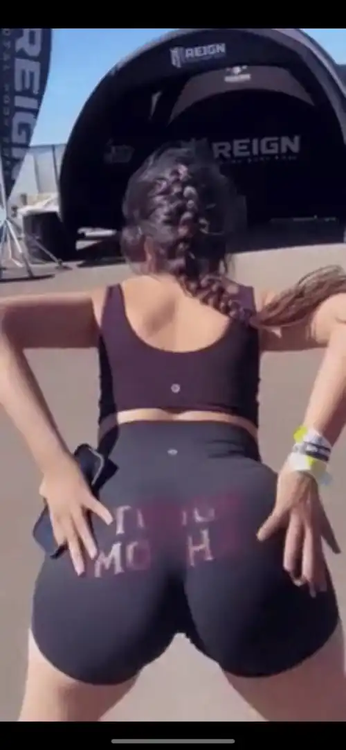 Can someone rp as camila I will feed