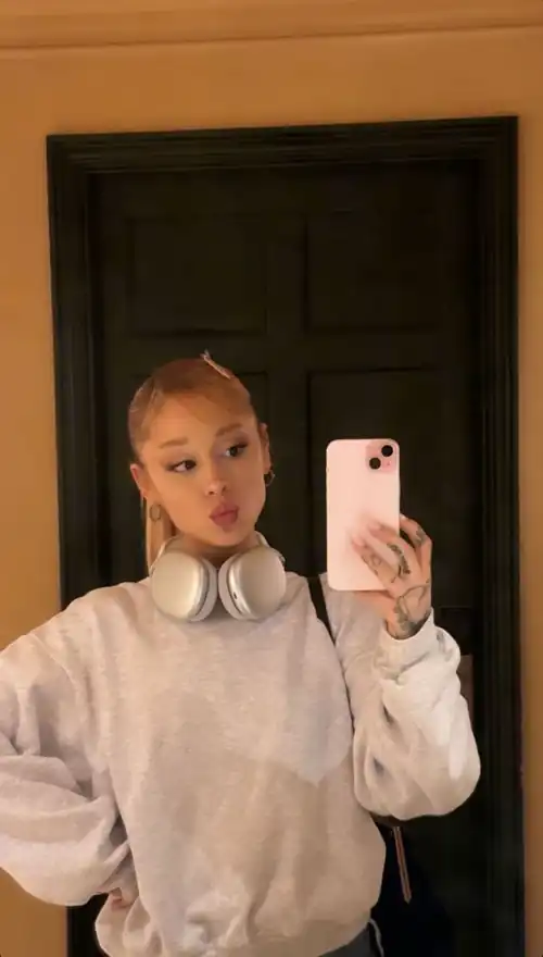 New selfie via IG stories | July 2024