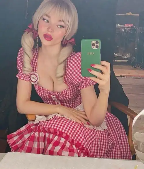 Dove cameron
