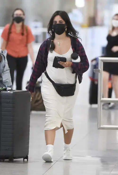 So big! Looking like she needs a mobility scooter to get around the airport 😍😍
