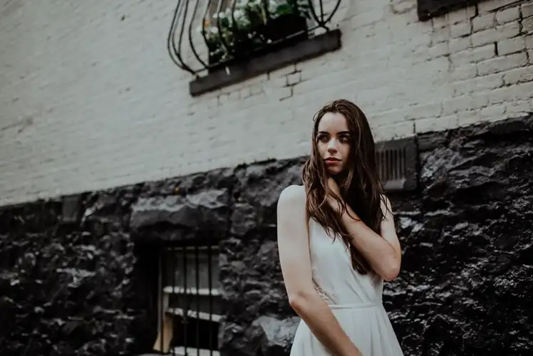 Donna Sweett [Sarah Desjardins] 2