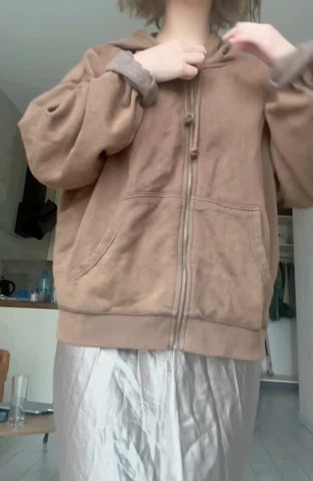 I always wear baggy clothes to class so maybe guys would be surprised by my body