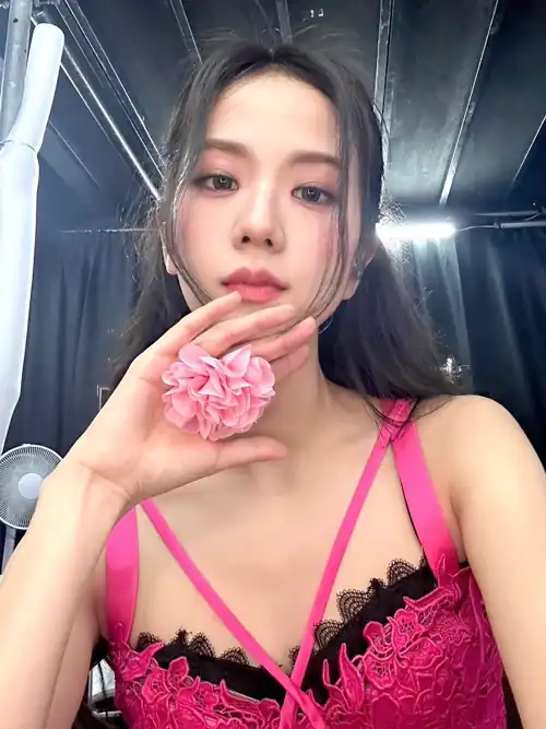 230408 Jisoo