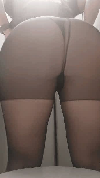 Meet me in the lav🤫