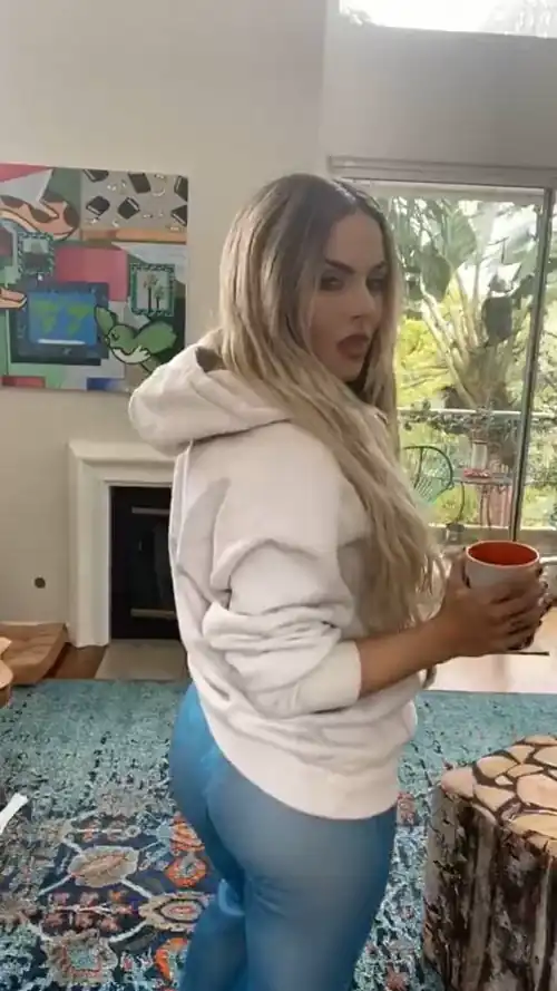 JoJos backside
