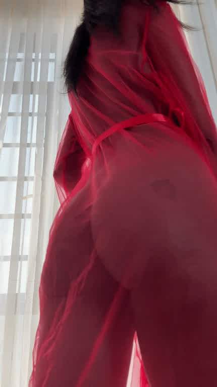 A beautiful robe, will you take it off?